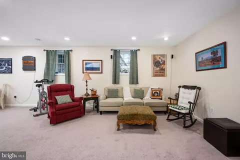 Living - 43945 Tavern Dr, Ashburn, VA 20147 photo 3 of 3