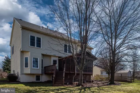 Exterior - 43945 Tavern Dr, Ashburn, VA 20147 photo 13 of 14