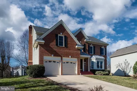 Exterior - 43945 Tavern Dr, Ashburn, VA 20147 photo 5 of 14