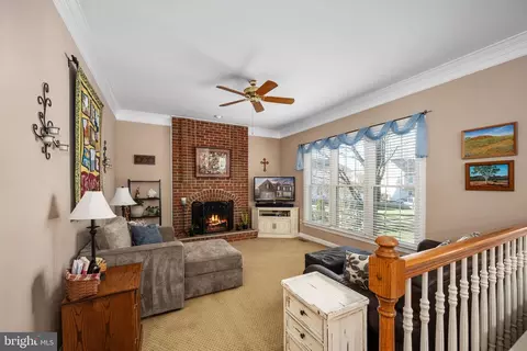 Living - 43945 Tavern Dr, Ashburn, VA 20147 photo 1 of 3
