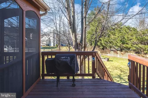 Exterior - 43945 Tavern Dr, Ashburn, VA 20147 photo 10 of 14