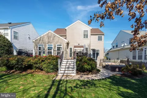 Exterior - 43349 Wintersrun Ct, Ashburn, VA 20147 photo 8 of 11