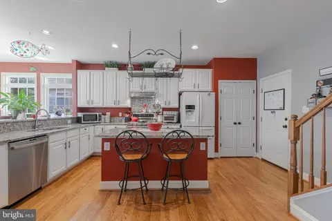 Kitchen - 43349 Wintersrun Ct, Ashburn, VA 20147 photo 2 of 6