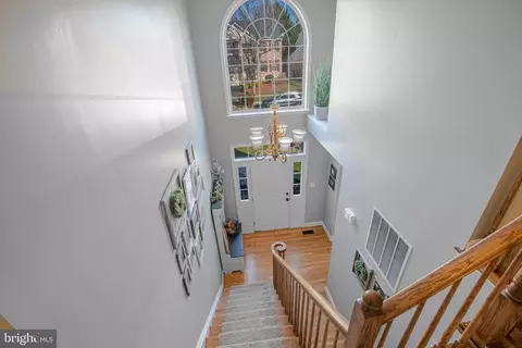 Entry Way - 43349 Wintersrun Ct, Ashburn, VA 20147 photo 3 of 4