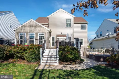 Exterior - 43349 Wintersrun Ct, Ashburn, VA 20147 photo 9 of 11