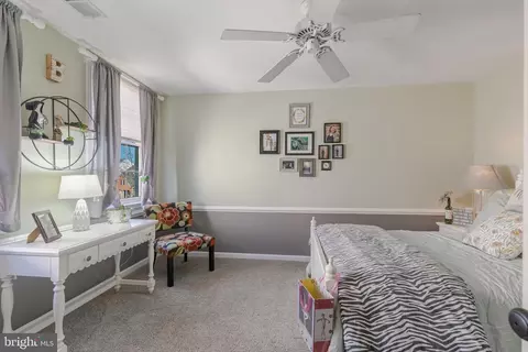 Bedroom - 43349 Wintersrun Ct, Ashburn, VA 20147 photo 4 of 6