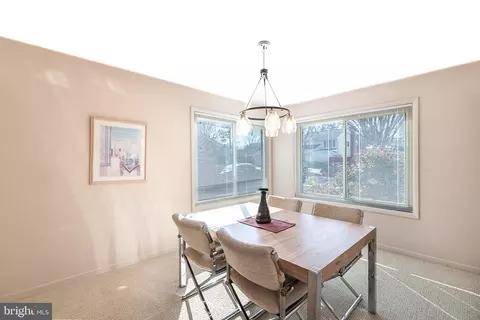 31 Biscayne Pl, Sterling, VA 20164 photo 13