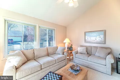 31 Biscayne Pl, Sterling, VA 20164 photo 8