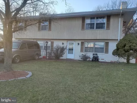 1807 N Brunswick St, Sterling, VA 20164