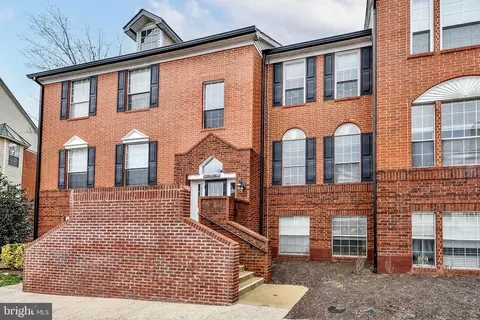 662 Gateway Dr SE #205, Leesburg, VA 20175