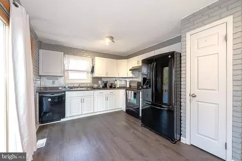 Kitchen - 221 E Juniper Ave, Sterling, VA 20164 photo 2 of 3
