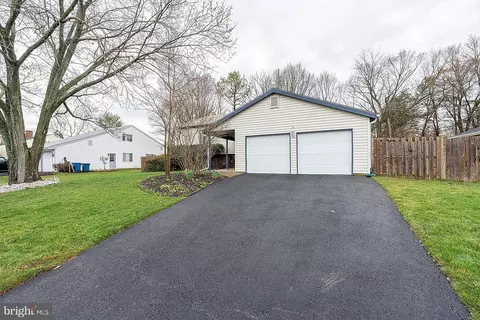 Exterior - 221 E Juniper Ave, Sterling, VA 20164 photo 4 of 12