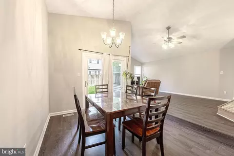 Dining - 221 E Juniper Ave, Sterling, VA 20164 photo 4 of 5
