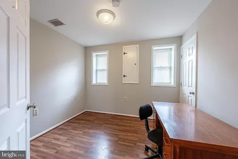 Dining - 221 E Juniper Ave, Sterling, VA 20164 photo 5 of 5