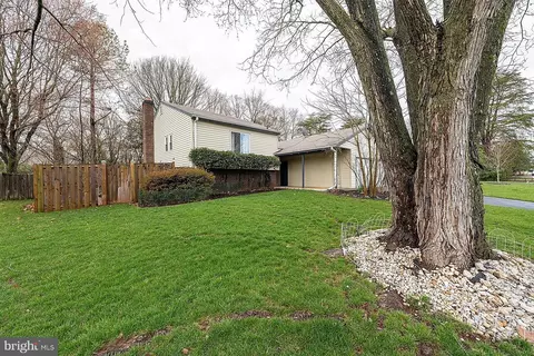 Exterior - 221 E Juniper Ave, Sterling, VA 20164 photo 2 of 12