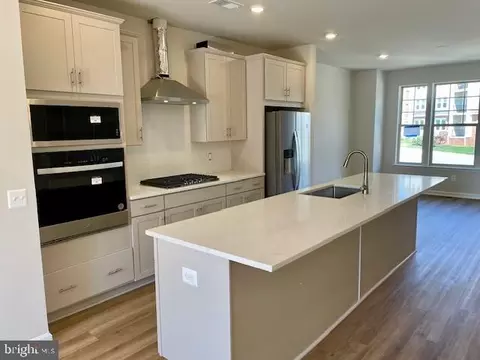 826 Sawback Sq NE, Leesburg, VA 20176