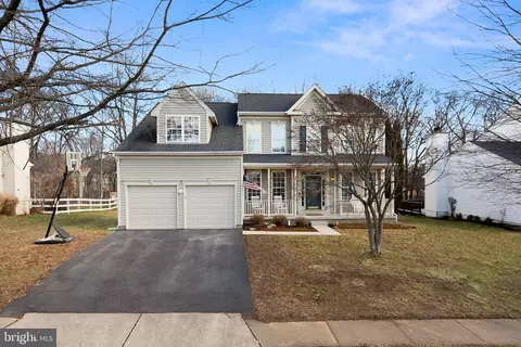 17342 Arrowood Pl, Round Hill, VA 20141