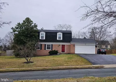 1 Country Club Dr SW, Leesburg, VA 20175
