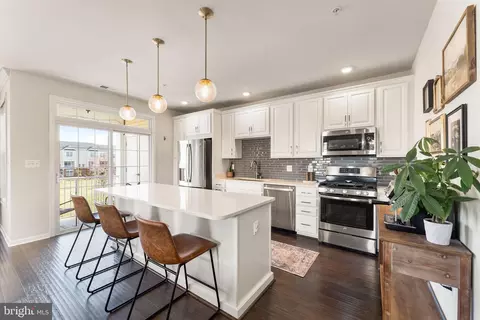 23300 Milltown Knoll Sq #101, Ashburn, VA 20148
