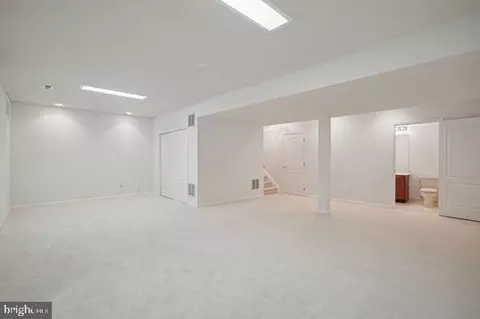 Living - 43583 Dunhill Cup Sq, Ashburn, VA 20147 photo 5 of 7