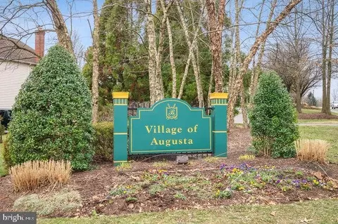 View/Area - 43583 Dunhill Cup Sq, Ashburn, VA 20147 photo 1 of 9