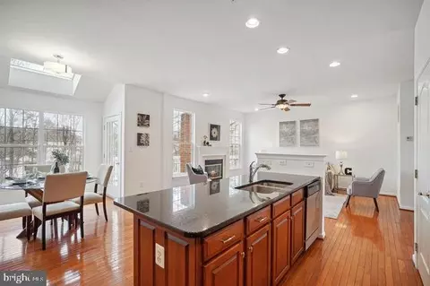 Kitchen - 43583 Dunhill Cup Sq, Ashburn, VA 20147 photo 2 of 2