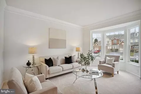 Living - 43583 Dunhill Cup Sq, Ashburn, VA 20147 photo 1 of 7