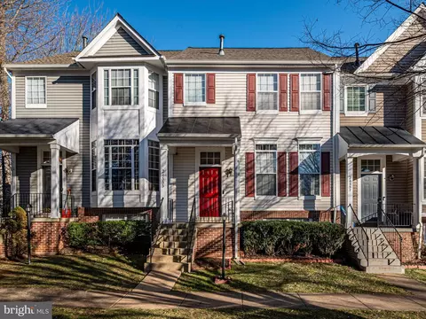 20555 Warburton Bay Sq, Sterling, VA 20165