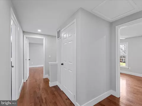 Entry Way - 124 Hamilton Rd, Sterling, VA 20165 photo 3 of 3