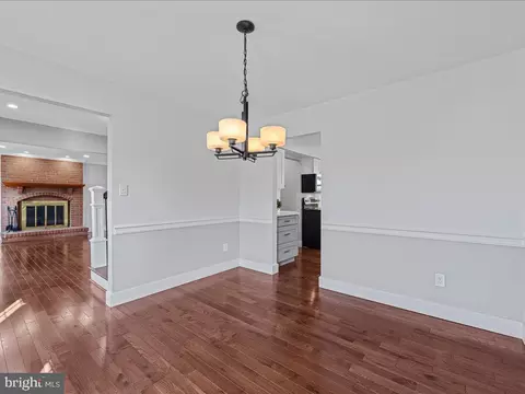 Dining - 124 Hamilton Rd, Sterling, VA 20165 photo 1 of 1