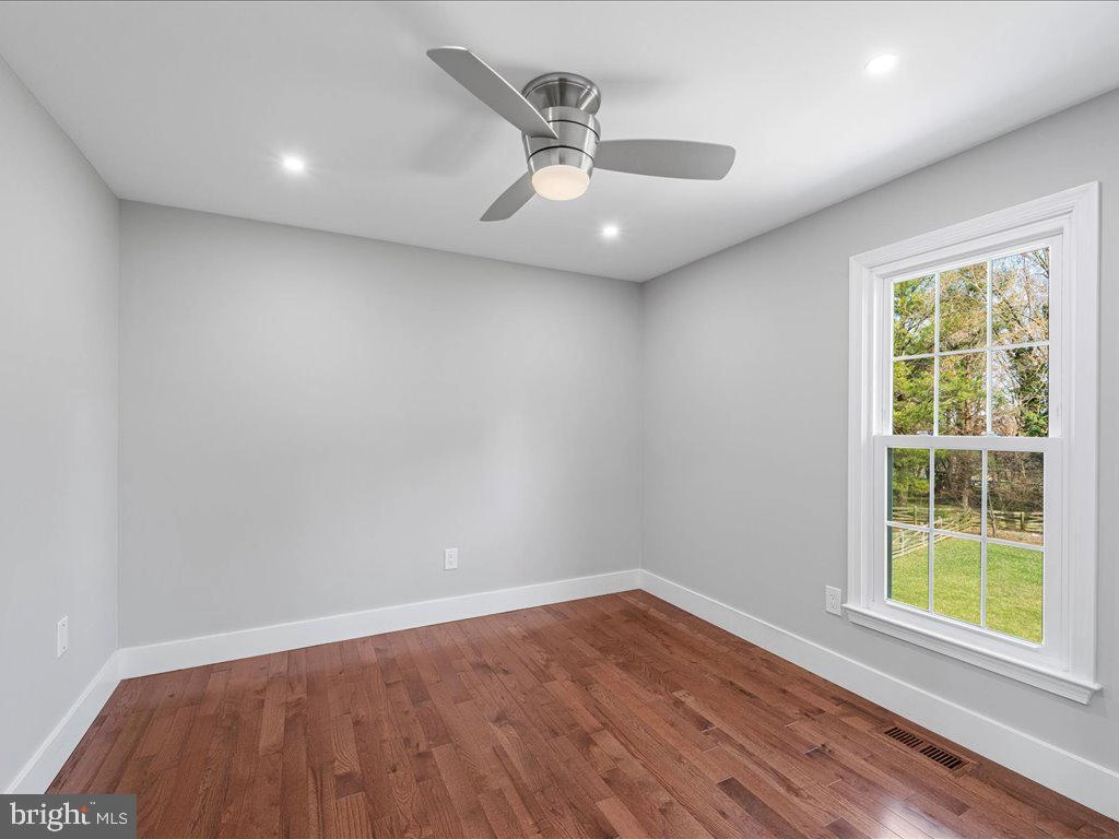 Other - 124 Hamilton Rd, Sterling, VA 20165 photo 9 of 19