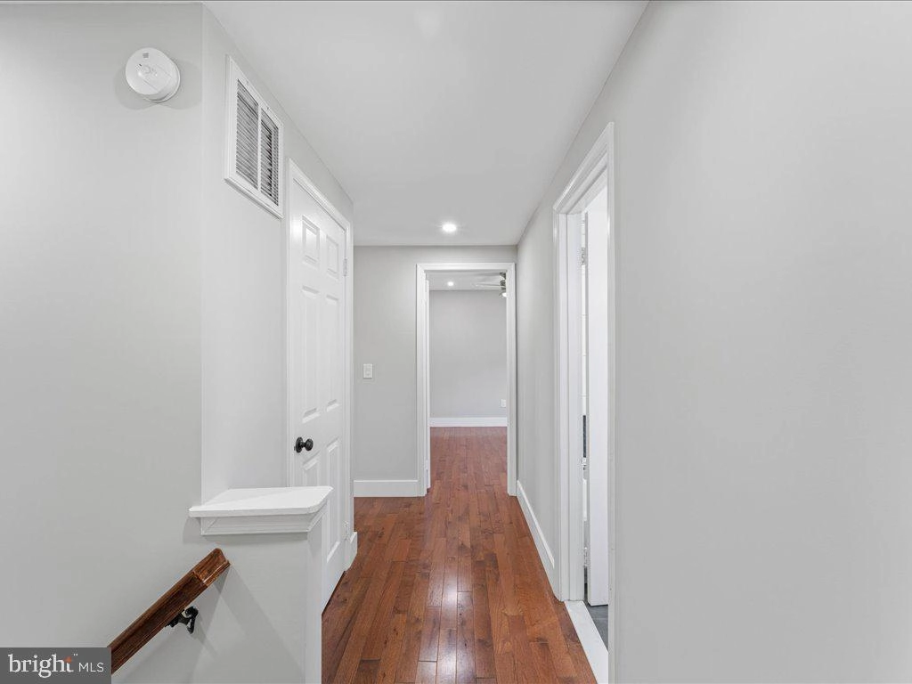 Entry Way - 124 Hamilton Rd, Sterling, VA 20165 photo 2 of 3