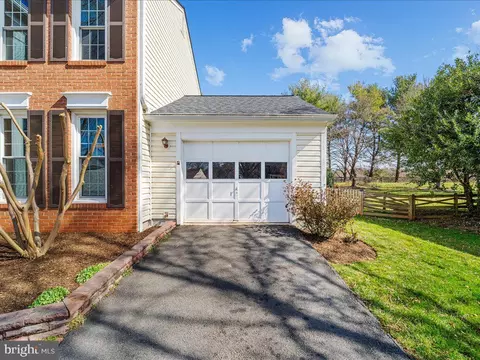 Exterior - 124 Hamilton Rd, Sterling, VA 20165 photo 5 of 12