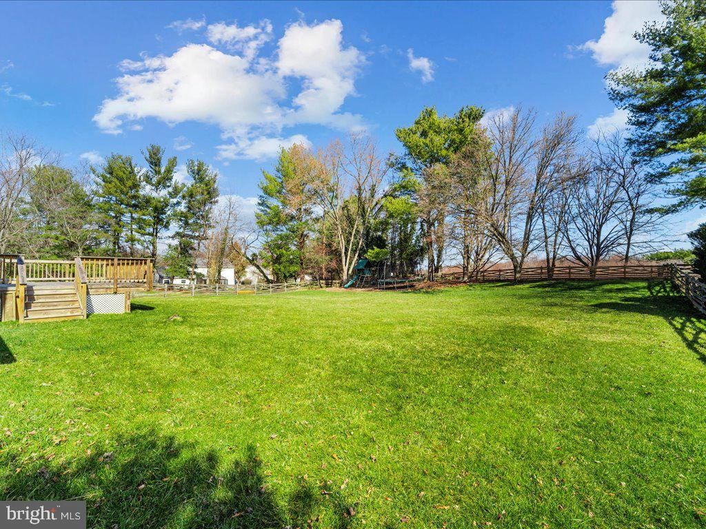 Exterior - 124 Hamilton Rd, Sterling, VA 20165 photo 9 of 12