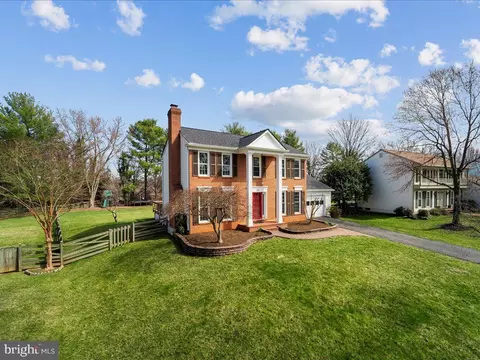 Exterior - 124 Hamilton Rd, Sterling, VA 20165 photo 2 of 12