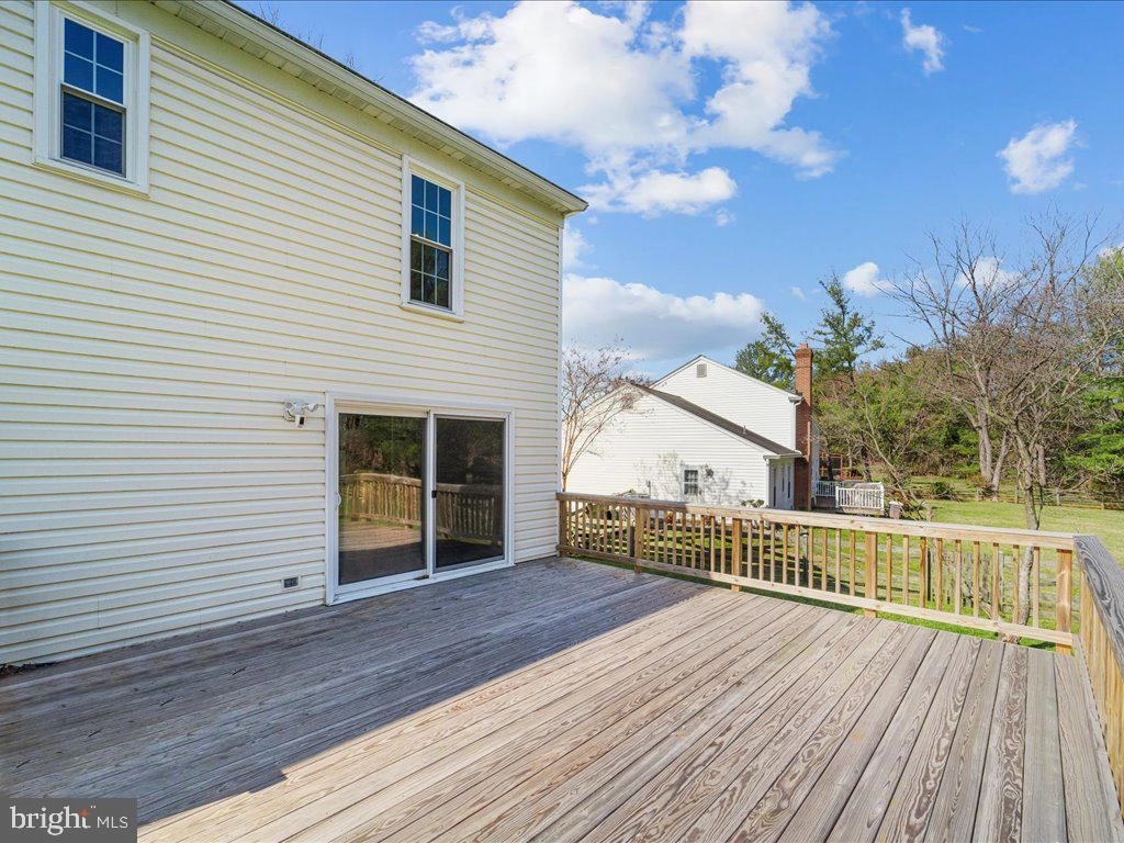 Exterior - 124 Hamilton Rd, Sterling, VA 20165 photo 12 of 12