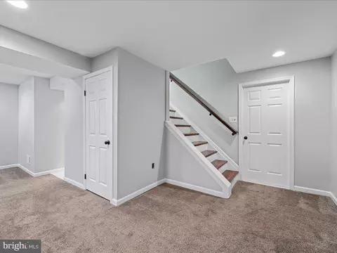 Bedroom - 124 Hamilton Rd, Sterling, VA 20165 photo 3 of 5