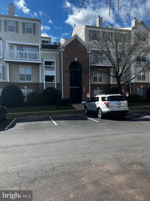 21843 Baldwin Sq #303, Sterling, VA 20164