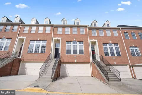 47845 Scotsborough Sq, Sterling, VA 20165