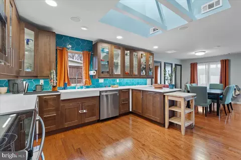 Kitchen - 1609 E Jefferson Ct E, Sterling, VA 20164 photo 5 of 6