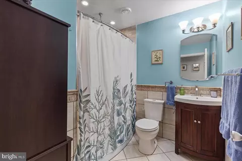Bath - 1609 E Jefferson Ct E, Sterling, VA 20164 photo 3 of 3