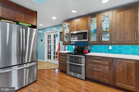 Kitchen - 1609 E Jefferson Ct E, Sterling, VA 20164 photo 4 of 6