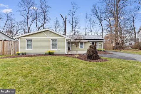 1609 E Jefferson Ct E, Sterling, VA 20164