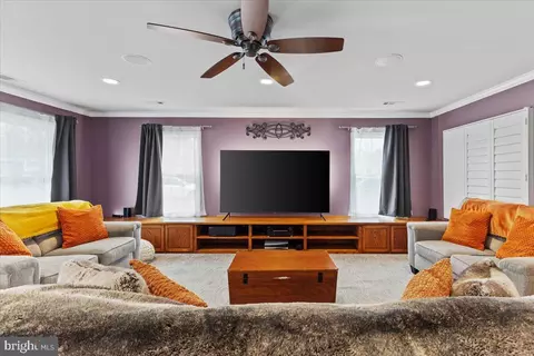 Living - 1609 E Jefferson Ct E, Sterling, VA 20164 photo 6 of 8