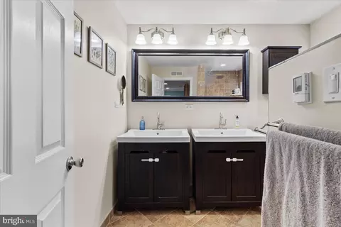 Bath - 1609 E Jefferson Ct E, Sterling, VA 20164 photo 1 of 3