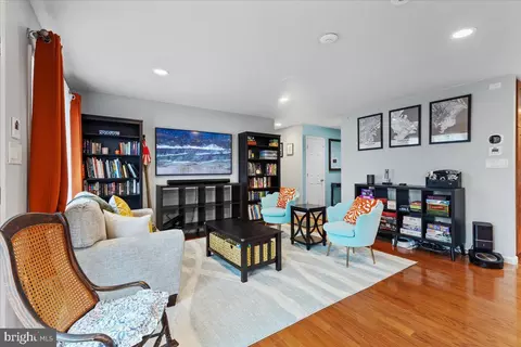 Living - 1609 E Jefferson Ct E, Sterling, VA 20164 photo 5 of 8