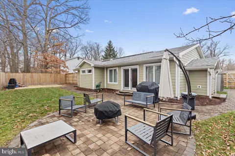 Exterior - 1609 E Jefferson Ct E, Sterling, VA 20164 photo 7 of 11