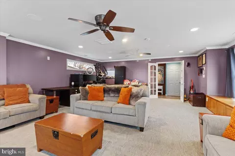 Living - 1609 E Jefferson Ct E, Sterling, VA 20164 photo 8 of 8