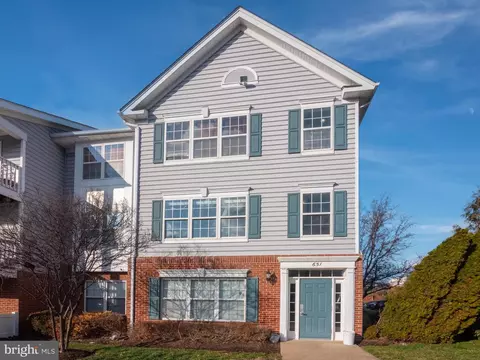 651 Constellation Sq SE #B, Leesburg, VA 20175
