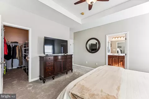 Bedroom - 42945 Edgewater St, Chantilly, VA 20152 photo 3 of 8